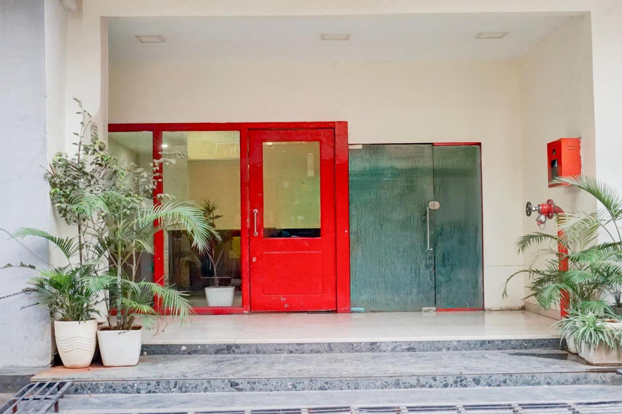 Super Townhouse Mg Road Pune Exteriör bild